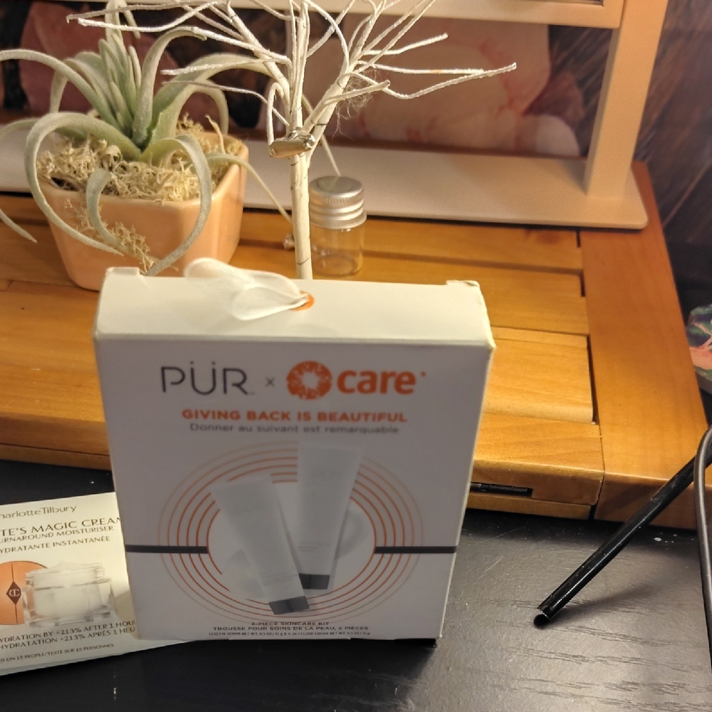 PUR x Care White and Orange Skincare Set